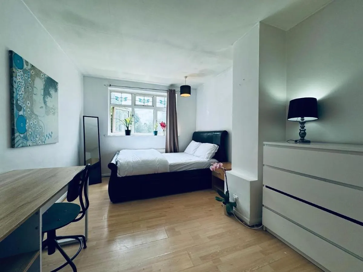 Whitechapel Lindley House R2 Hotel London 0*,  United Kingdom
