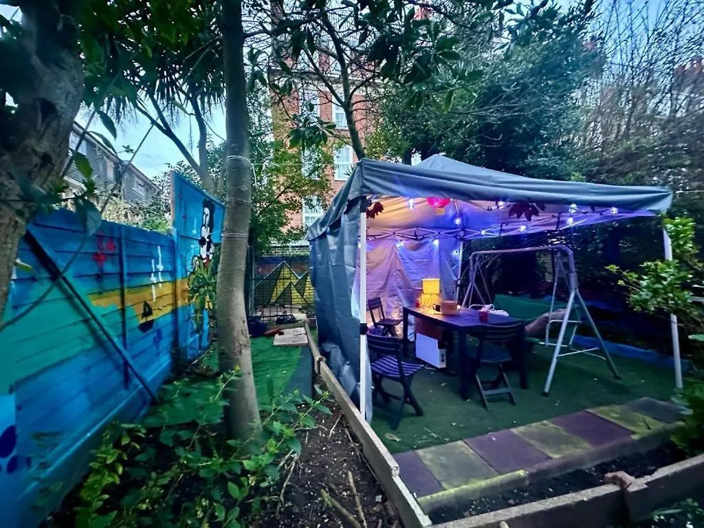 Whitechapel Lindley House R2 Hotel London 0*,  United Kingdom