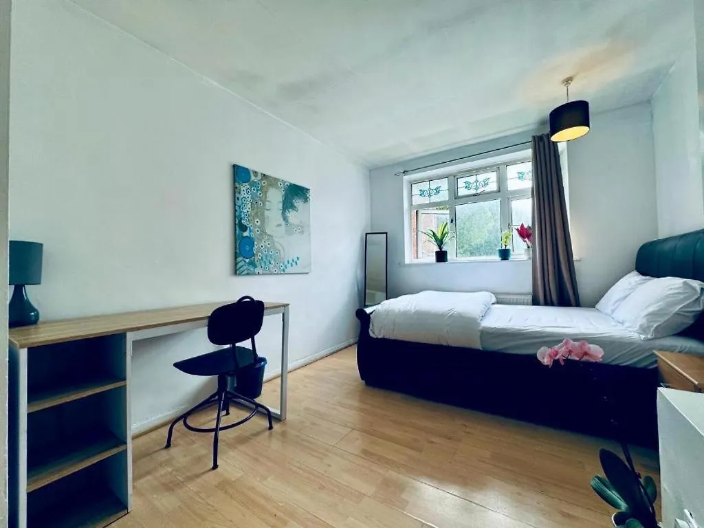 Whitechapel Lindley House R2 Hotel London